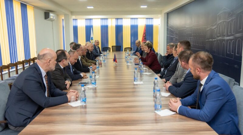 Sinani takon përfaqësuesit e Këshillit të Ambasadorëve Shqiptarë