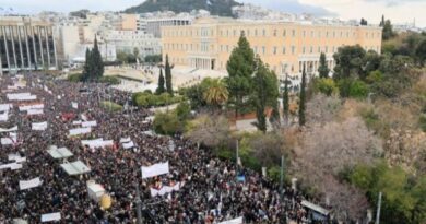 Paralizohet Greqia! Grevë mbarëkombëtare 24 orëshe e punëtorëve, anulohen fluturimet dhe udhëtimet me anije