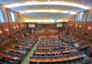 S’kalon komisioni i propozuar për të mundësuar votim të fshehtë për kryeparlamentarin, ndërpritet seanca
