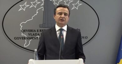 Kurti thirrje qytetarëve të Kosovës që t’i shmangin udhëtimet nëpër Serbi