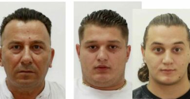 Pas Mefail Shkodrës, policia shpallë në kërkim edhe dy djemtë e tij për vrasjen e trefishtë në Gjilan