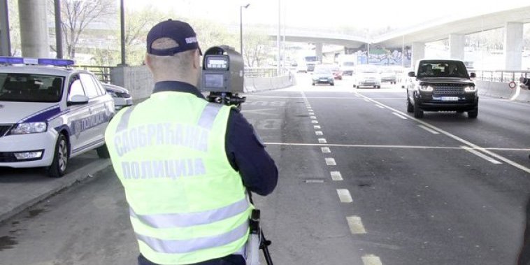 Serbia aktivizon regjistrin e ri dixhital për vozitësit: Tani mund të shihen online të gjitha shkeljet ligjore të trafikut