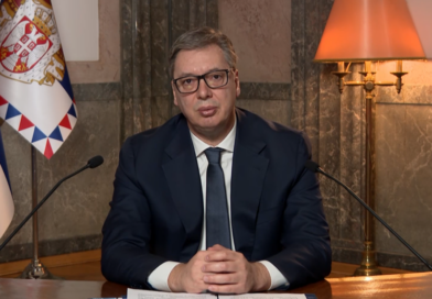 Vuçiq paralajmëron dorëheqjen nga posti i presidentit pas tensioneve në Beograd
