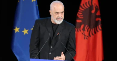 “Lidershipi serioz është arti për të shmangur kolapsin”/ Kryeministri Rama ndan ‘porositë’ që i dha profesori i Drejtësisë vite më parë: Mos e nënvlerëso veten, vendi juaj…